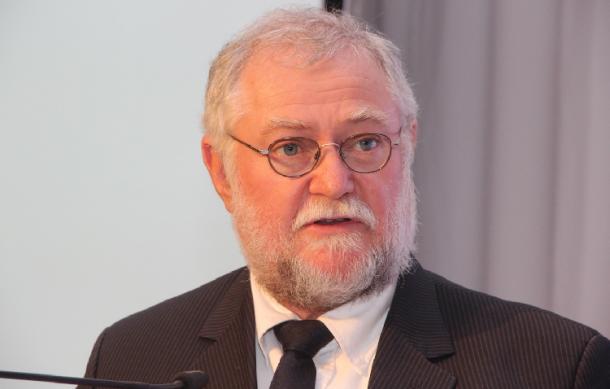 Government acquires two farms for  |Khomanin people