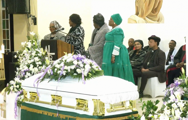 Hundreds attend Hanse-Himarwa’s memorial service in Soweto
