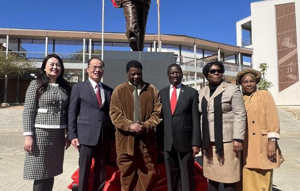 Mao Zedong statue unveiled