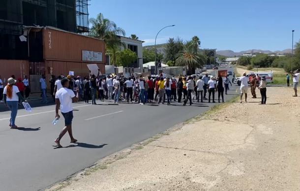 Debate on bill restricting demonstrations postponed to September