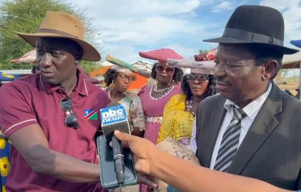 Governor Uerikua delivers food to repatriates and San Community