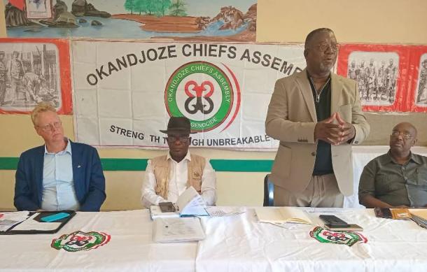 Hecht bemoans lack of transparency in genocide negotiations