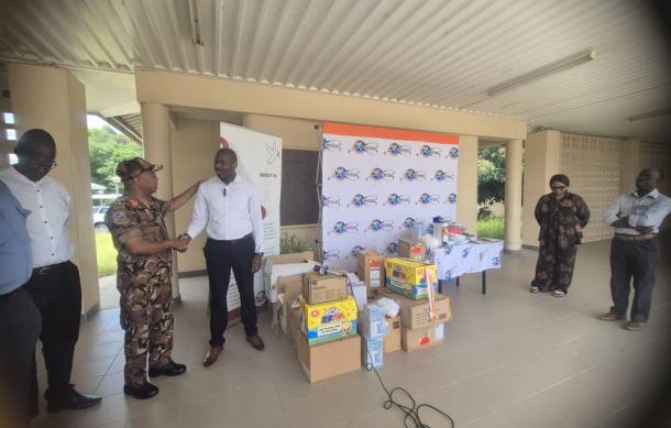 Enkehaus Hospital donates N$50,000 worth of items to Zambezi Police