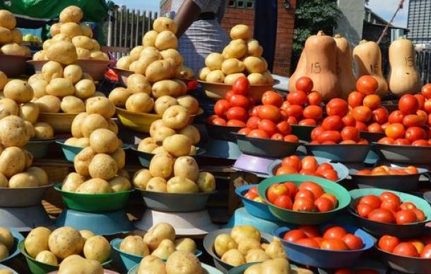 Inflation hits fruit vendors hard