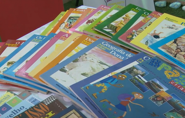 Embassies donate books to Windhoek Library for Portuguese Language Day