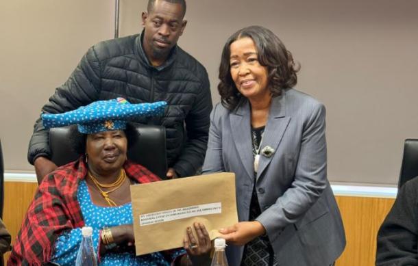 Zaamwani hands over resettlement letters to Omaheke farm workers