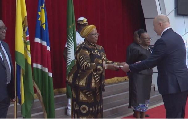 Six new heads of mission present letters of credence