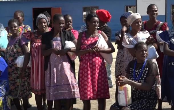 Former First Lady Pohamba donates to expectant mothers at Outapi Hospital