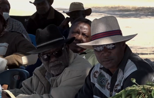 Eunda Village farmers and Angolan Consul General discuss stock theft