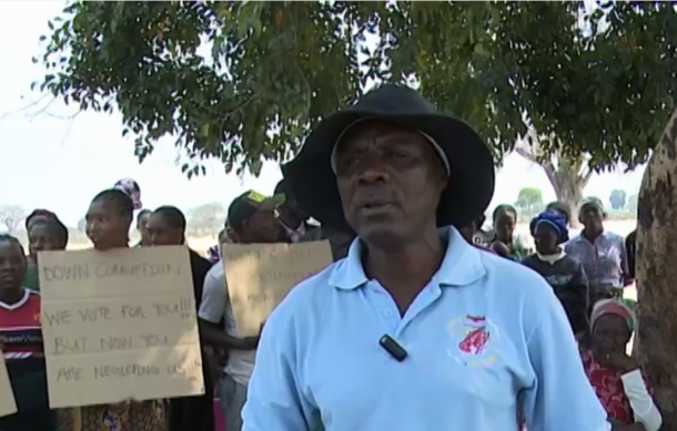 Parents defy advice to enrol children in formal schools