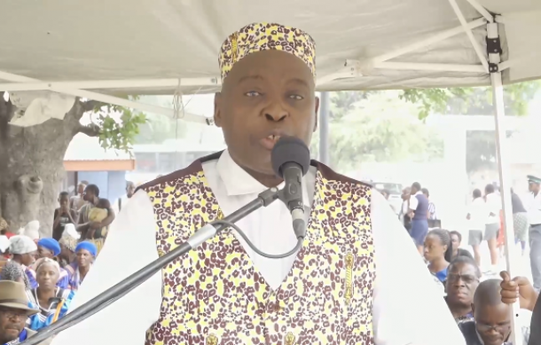 Minister urges chiefs and politicians to prioritise community benefits