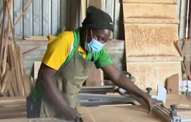 Rundu carpenter spotlights profit in wood waste